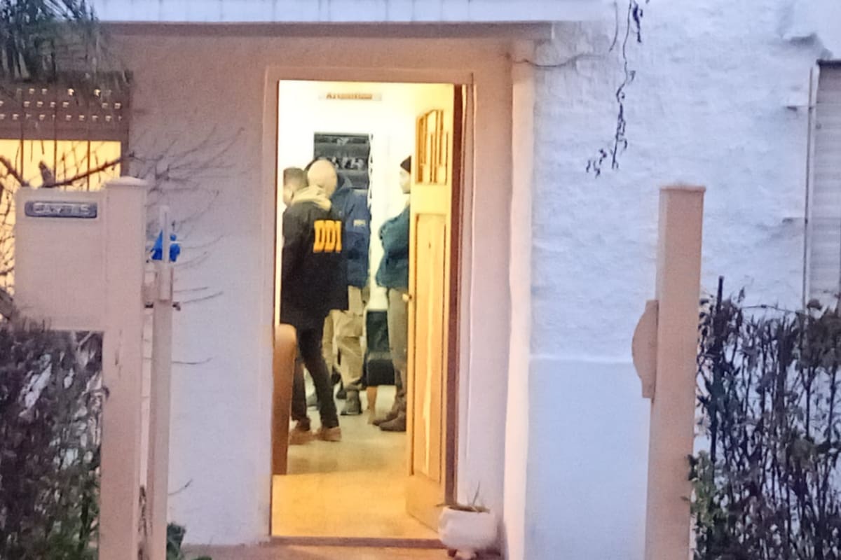 Dos hombres vandalizaron un local de la Coalición Cívica en Pilar