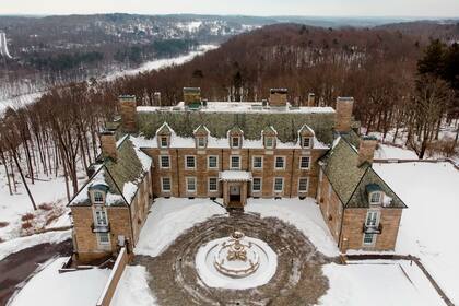 Dos investigaciones centran su atención en la mansión gregoriana de la afueras de Nueva York que el expresidente compró en 1995