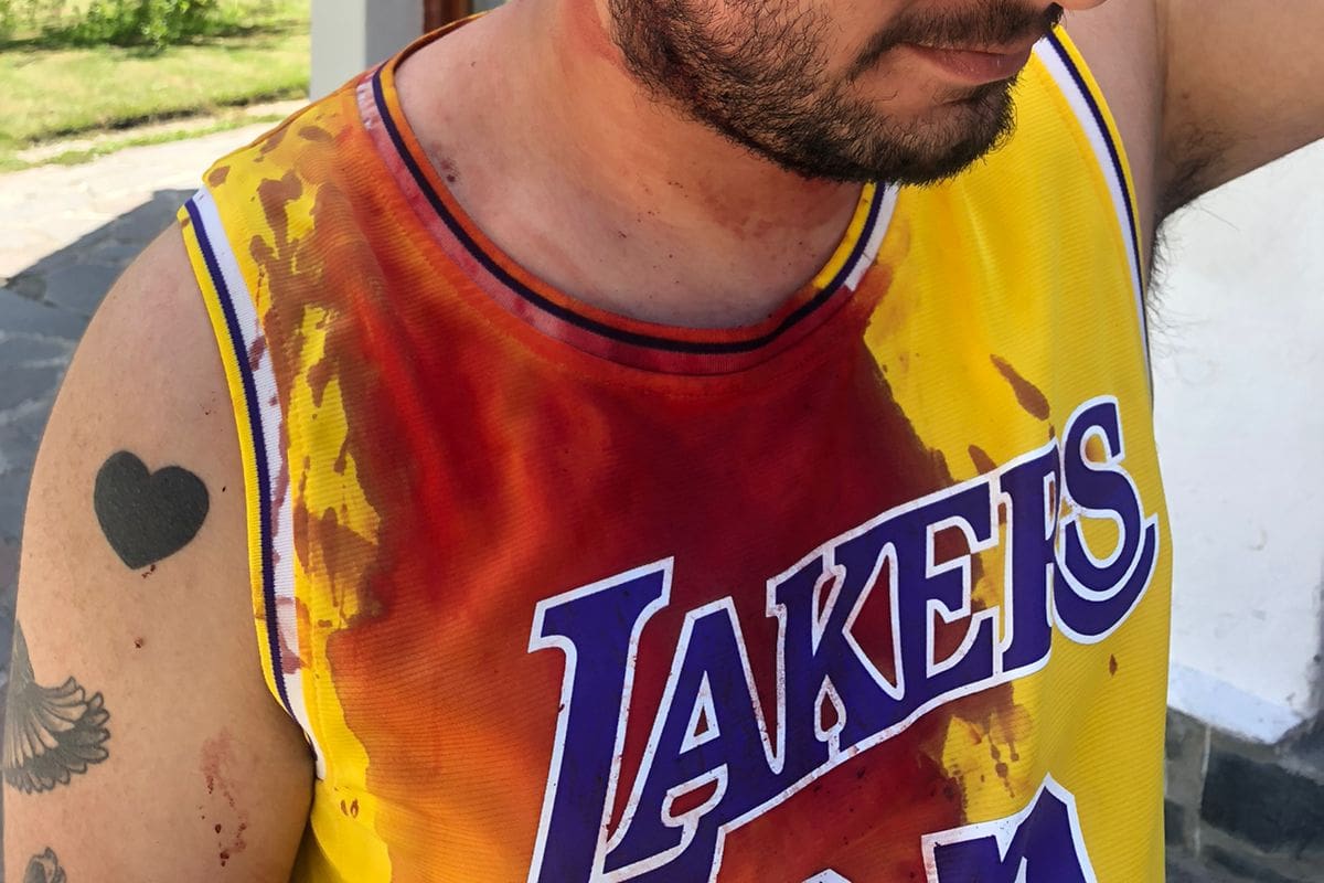 Dos jóvenes fueron agredidos por encapuchados frente al corte de la Ruta 40 en Villa Mascardi