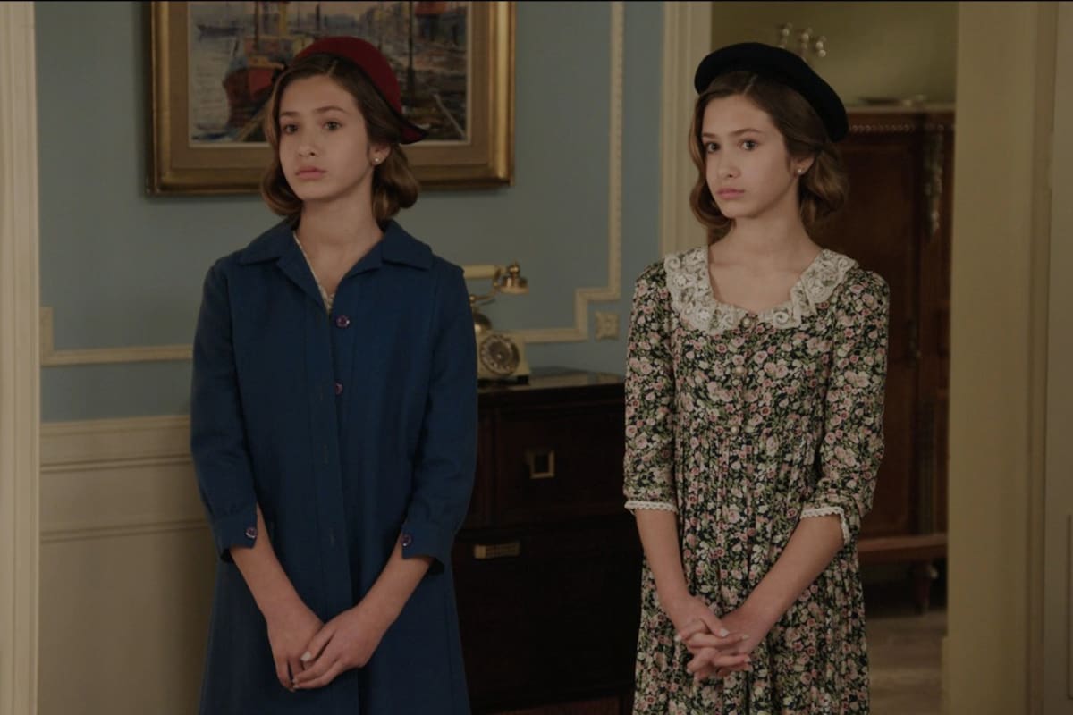 Dos jovenes Mirtha y Silvia Legran buscan una oportunidad en el mundo del espectáculo y se mezclan en la trama de la telenovela de eltrece