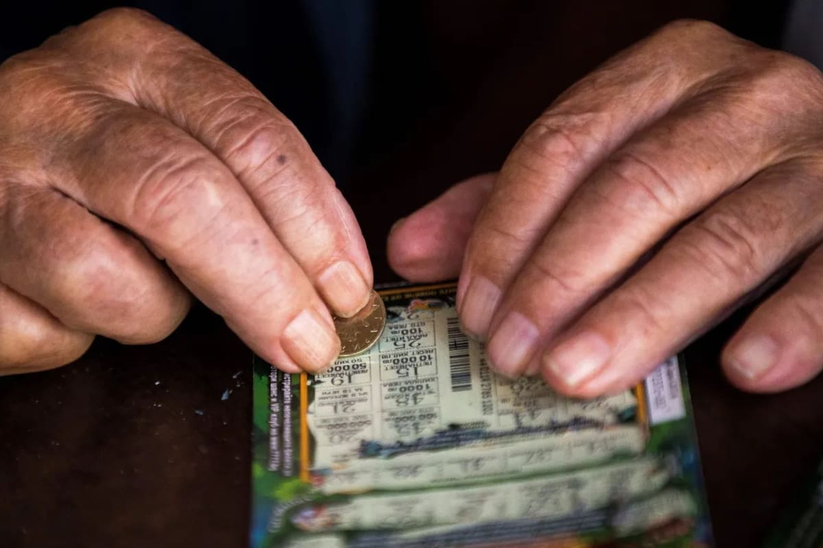 Dos jugadores de “$2,000,000 50X Cashword” recibieron los premios más grandes del juego el mismo día (NIKOLAY DOYCHINOV | AFP)