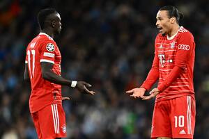 Dos jugadores del Manchester City, a las trompadas en el vestuario tras la derrota ante el Manchester City.