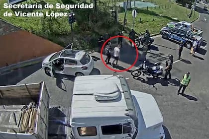 Dos motochorros fueron detenidos después de robar una perfumería en Vicente López