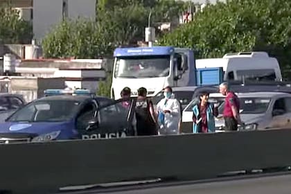 Dos muertos en la autopista 25 de Mayo