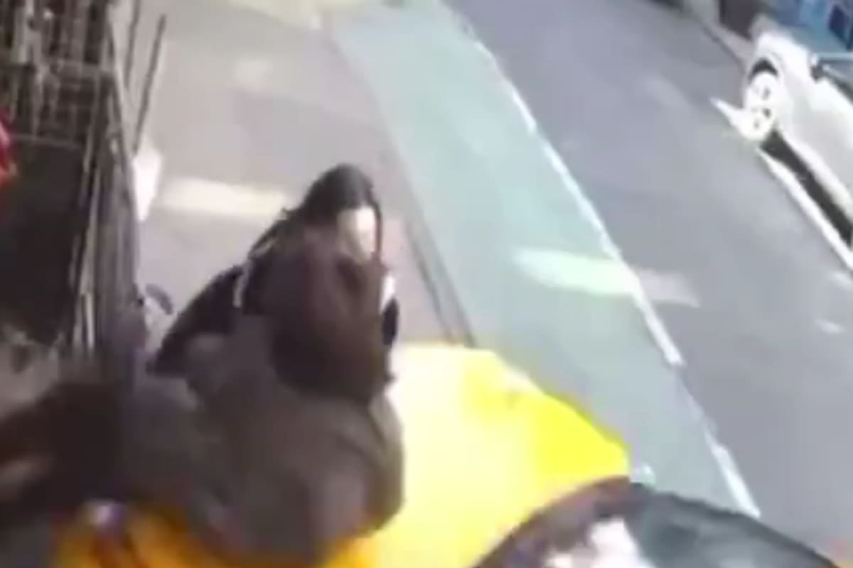 Dos mujeres fueron atropelladas mientras paseaban por un vereda de Nueva York