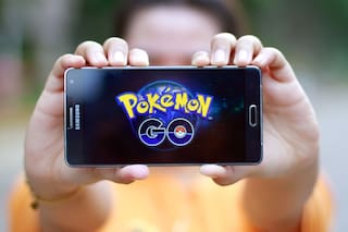 Despiden a dos policías que salieron a cazar pokemones en medio de un robo
