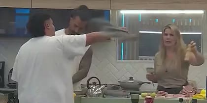 Dos participantes de “Gran Hermano 2023″ casi provocan un incendio en la casa mientras cocinaban