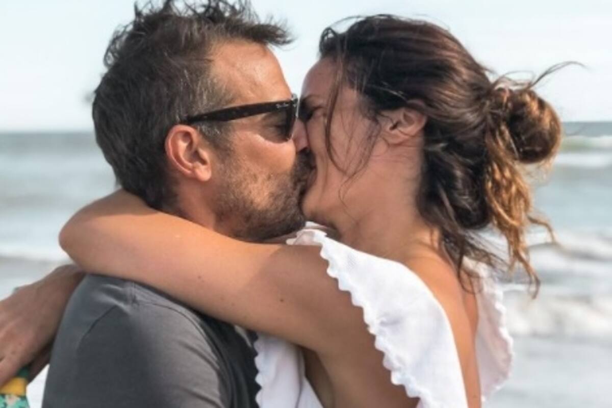 Dos personas besándose