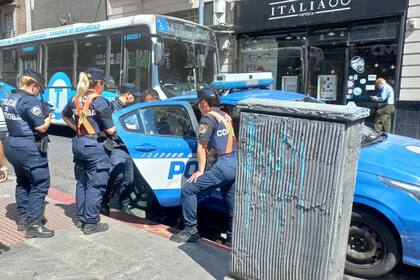 Dos personas ciegas se pelearon en la peatonal de la ciudad de Córdoba