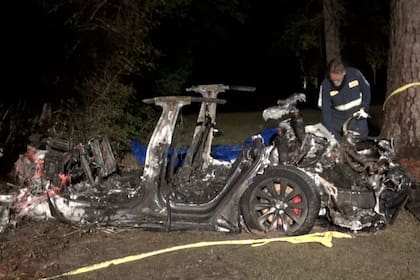 Dos personas murieron en un accidente protagonizado por un Tesla que circulaba sin nadie sentado al volante
