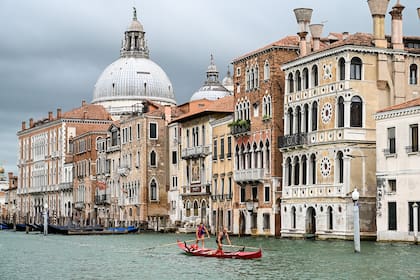 Venecia busca reducir la cantidad de turistas diarios