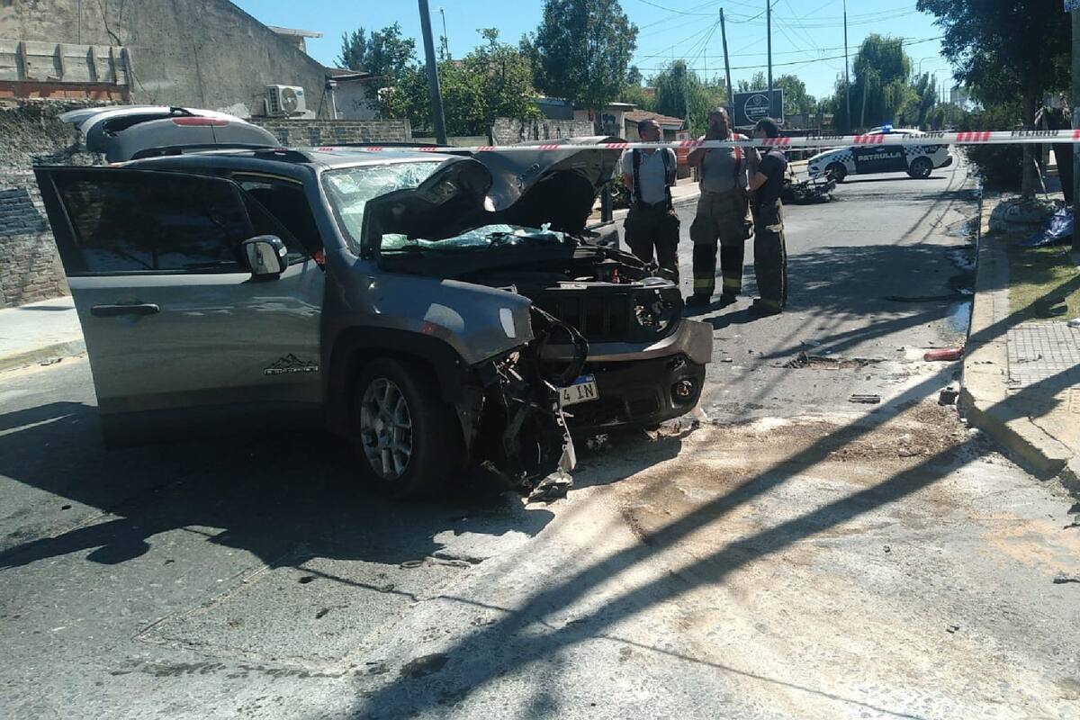 Dos policías murieron tras chocar contra una camioneta durante una persecución en Quilmes