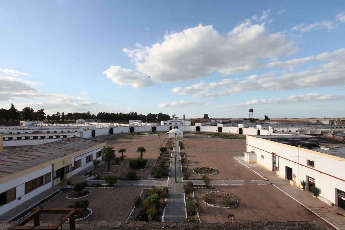 Dos presos se fugaron de Sierra Chica