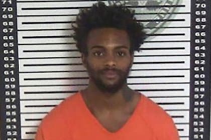 Dos reos se fugan en Luisiana rompiendo muro deteriorado de la cárcel