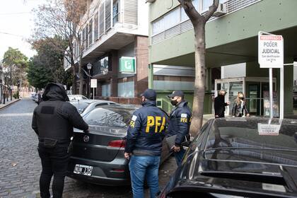Dos secretarios de un fiscal fueron detenidos por la Policía Federal en los tribunales de San Isidro