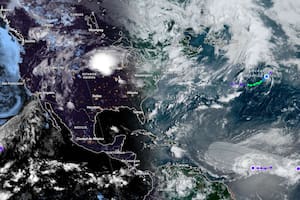 Dos potenciales tormentas se dirigen a territorio estadounidense y una tocará tierra en las próximas horas
