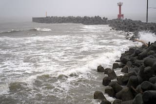 Dos tormentas tropicales azotan Japón y causan inundaciones y deslaves