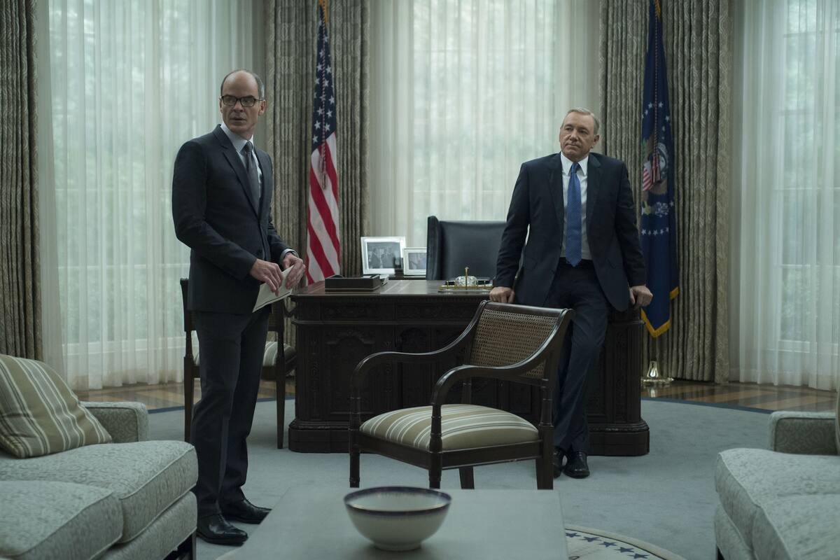 Doug Stamper (Michael Kelly) junto a Francis Underwood (Kevin Spacey).