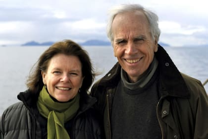 Douglas Tompkins junto a su segunda esposa, Kris Tompkins