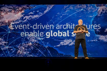 Werner Vogels, CTO de Amazon: “La nube está habilitando usos novedosos, como la integración del almacenamiento de energía en la estructura de los objetos que pretenden alimentar"