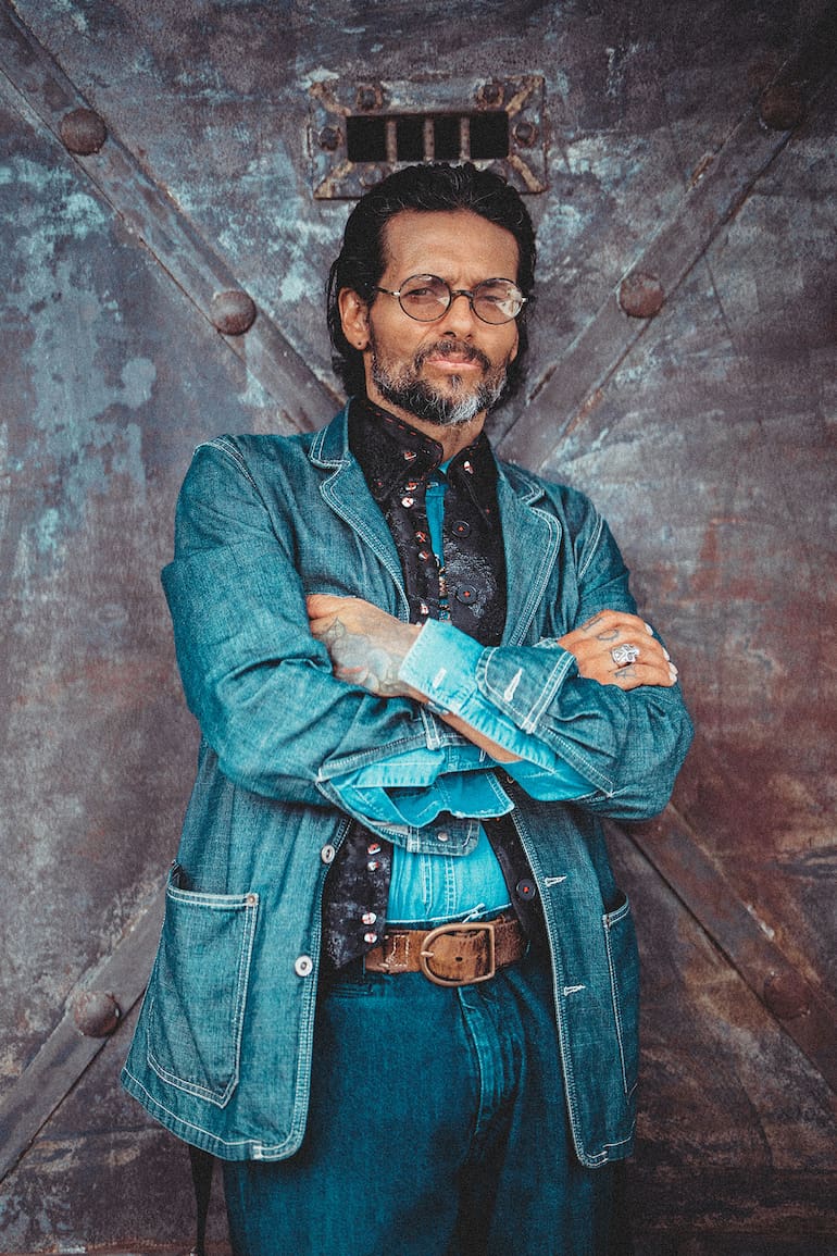 Draco Rosa publicó su nuevo disco, Olas de luz