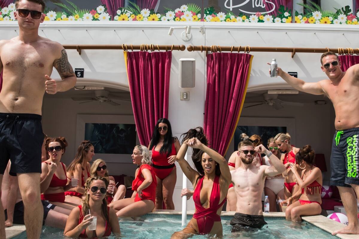 Al sol en Drais Beachclub: un lugar para ver y ser visto en Las Vegas.