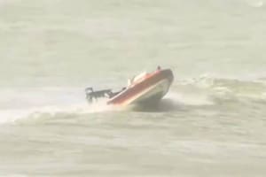 Dramático rescate en el mar frente al Torreón (Prensa Prefectura)