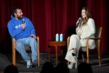 Drew Barrymore y Adam Sandler se reencuentran 24 años después de haber protagonizado "The Wedding Singer"