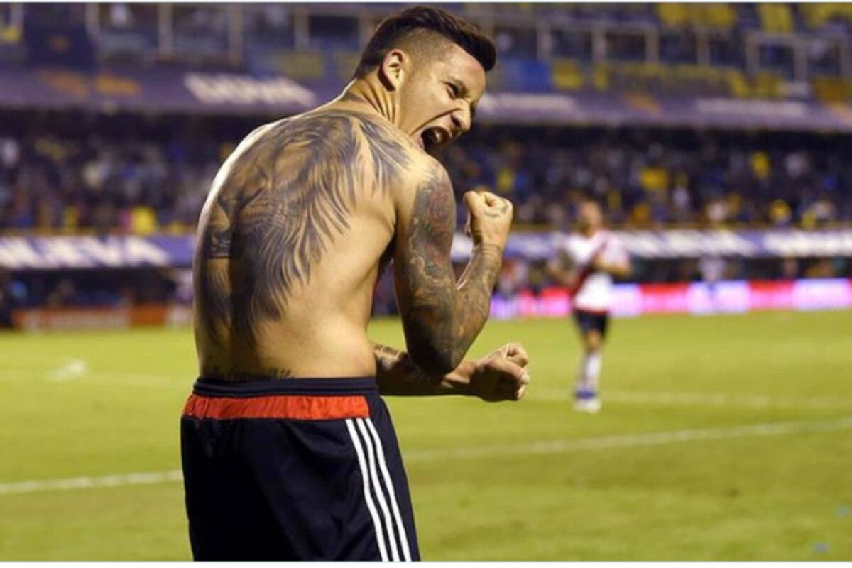 Driussi, durante un festejo suyo con River en La Bombonera