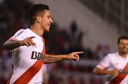 Driussi marcó dos goles contra San Lorenzo, con exquisitas definiciones de un típico número 9
