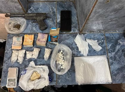 Droga y una pistola secuestrados en un búnker de la villa Fraga, de Chacarita