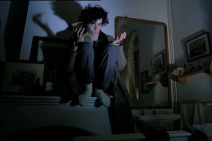 Drogas, desnudos y vampiros: la historia detrás de Arrebato, la película “maldita” que nadie quería exhibir y se convirtió en un film de culto