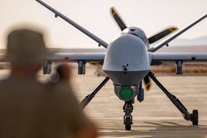 Los fallos experimentados durante el testeo de un dron vinculado a la inteligencia artificial generaron preocupación en Estados Unidos