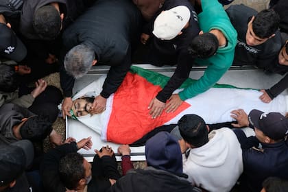 Dron israelí mata a dos palestinos que iban en bicicletas en Gaza