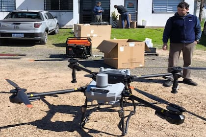 Dron utilizado por productores citrícolas para combatir la mosca del Mediterráneo