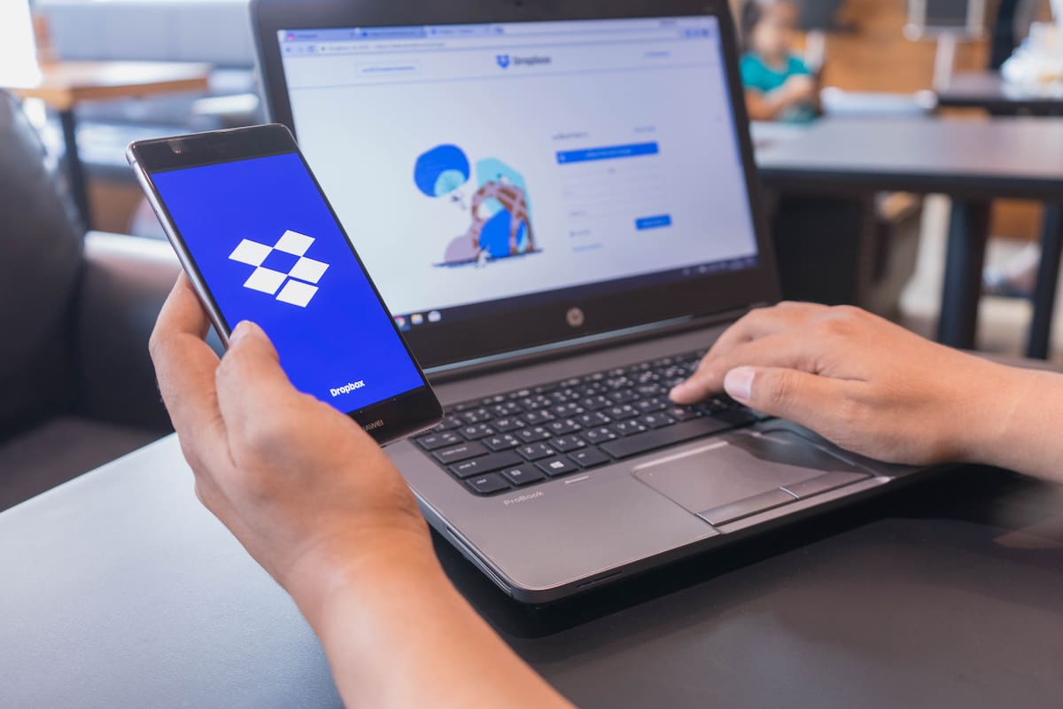 Dropbox y Box son dos servicios de almacenamiento de archivos en la nube que ahora se integran con ChatGPT para usarlos como repositorio de información