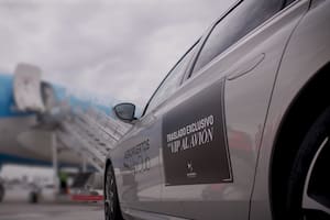 Del VIP al avión: los beneficios premium que las automotrices ofrecen más allá de sus autos