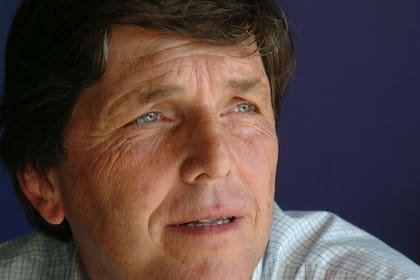 Roberto "Coco" Bullrich, entrenador y cuidador de caballos, afirma que la disciplina es el motor de conducta de todo jockey que quiera llegar a ser profesional