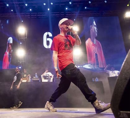Dtoke, un ex remisero que ya es una leyenda del freestyle y al que nadie puede quitarle su reinado
