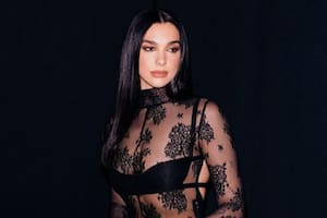 Dua Lipa caminó por la alfombra roja del Festival de Cannes de la mano de un reconocido director de cine