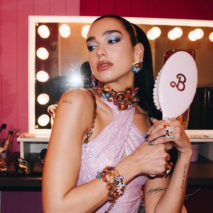 Dua Lipa en el detrás de escena de "Dance The Night"