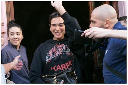 Dua Lipa recorrió las calles porteñas y almorzó en un reconocido restaurant de Palermo