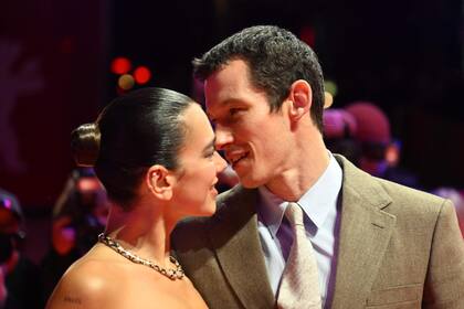 Dua Lipa y Callum Turner, este sábado en el Festival de Berlín