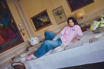 Dua Lipa y Jack Grealish se unieron para presentar las nuevas PUMA Palermo.