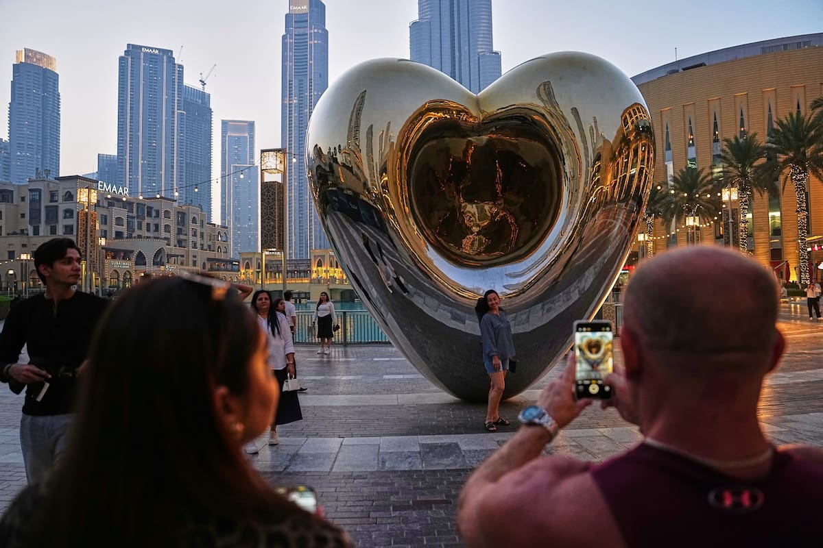 Dubai Mall, en Dubái, Emiratos Árabes Unidos (AP Photo/ Fatima Shbair)