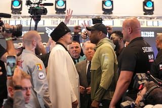 Dubois promete quitarle los cinturones a Usyk en revancha en Wembley