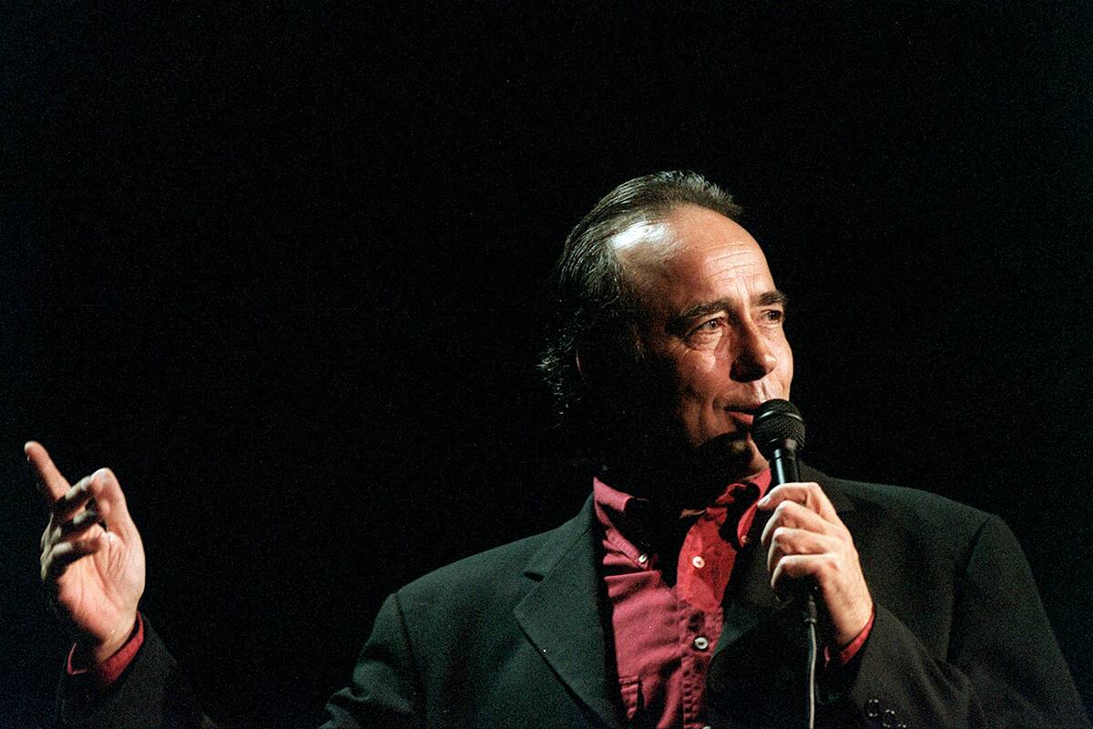 "Duele mucho pensar la porquería de testamento que dejaremos a nuestros hijos. Si en algún momento nos volvemos a encontrar, espero que la palabra mañana sea un sinónimo de vida", le dijo al público que colmó la sala en Nueva York