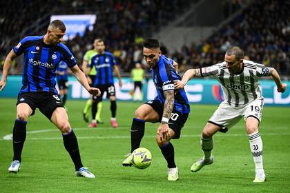 Duelo contra un peso pesado, Leonardo Bonucci, ante Edin Dzeko; ante Juventus, Lautaro falló en la definición en jugadas en las que acostumbra convertir.