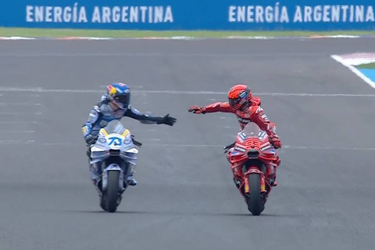 Duelo de hermanos: Marc Márquez se quedó con el primer lugar y le dio una alegría al público local