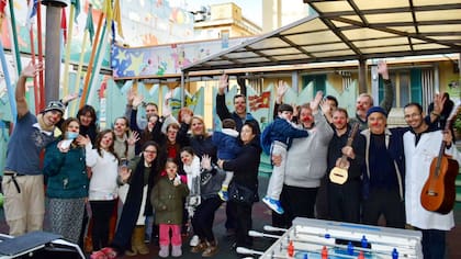 Duilio Smiriglia, el tenor argentino que fue a alegrar a niños internados en el "hospital del Papa"